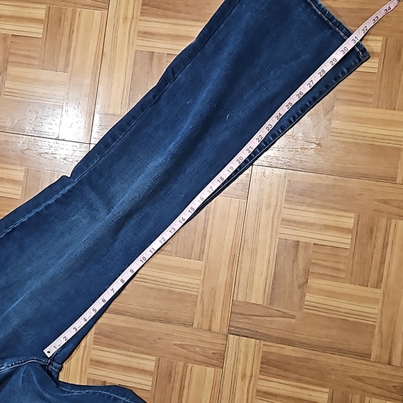 LEVI'S 512 perfectly slimming bootcut jeans - Picture 11 of 16